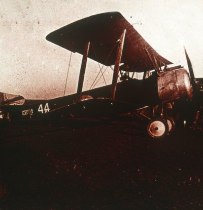 Kampfflugzeug beim Start, ca. 1914-1918 von Unbekannt