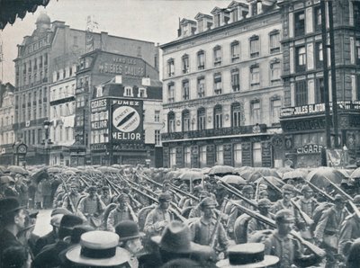 Deutsche Infanterie betritt Brüssel im Regen, 1914 von Unbekannt