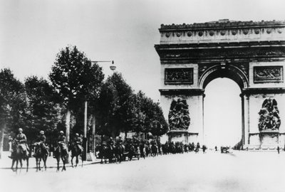 Deutsche Soldaten marschieren durch Paris, 14. Juni 1940 von Unbekannt