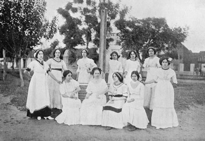 Gruppe paraguayischer Frauen, Carapegua, Paraguay, 1911 von Unbekannt