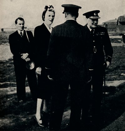 Inspektion der R.A.F.-Einrichtung, 1940er Jahre, 1945 von Unbekannt