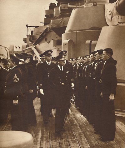 Männer der H.M.S. Royal Oak, 1937 von Unbekannt