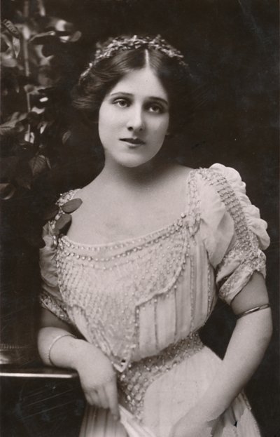 Miss Edna May, 1878-1948, um 1930 von Unbekannt