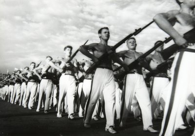 Parade der jungen Kommunisten, Moskau, UdSSR, 1930er Jahre von Unbekannt