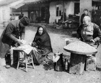 Erdnuss- und Duftverkäufer, Sofia, Bulgarien, ca. 1923 von Unbekannt