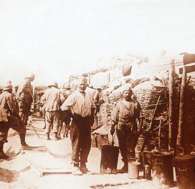 Soldaten in den Schützengräben, Belgien, ca. 1914-ca. 1918 von Unbekannt