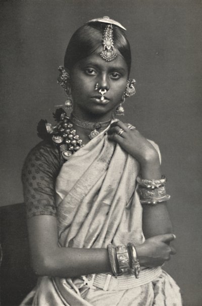 Tamulin mit Schmuck, 1926 von Unbekannt