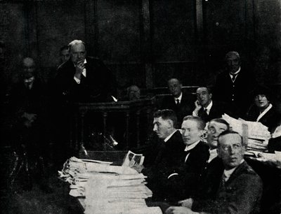 Panzeruntersuchung in Lincolns Inn, um 1919, 1945 von Unbekannt