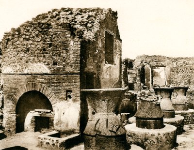 Die Bäckerei und Mühle, Pompeji, Italien, um 1900er von Unbekannt