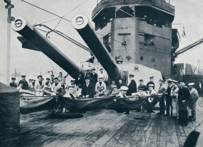 Die großen Kanonen der HMS New Zealand, ca. 1914 von Unbekannt