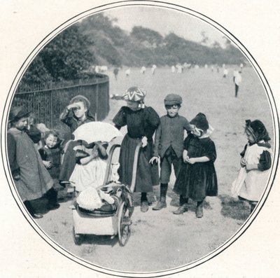 Die kleine Mutter, Regents Park, London, ca. 1900-1901 von Unbekannt