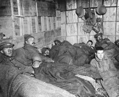 Truppen bei der Rast, Dardanellen, Türkei, 1915-1916 von Unbekannt