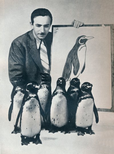 Walt Disney mit Pinguinen, 1934-1935 von Unbekannt