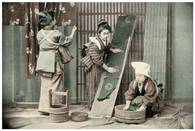 Kimonos waschen, Japan, 1904 von Unbekannt