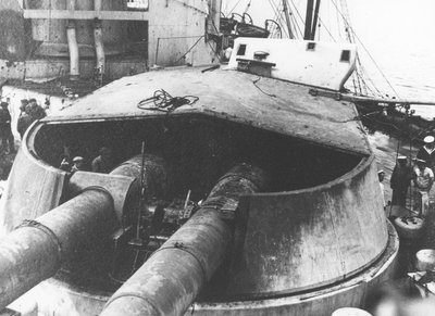 Schaden am Q-Turm, HMS Lion, Jütland von Unbekannt