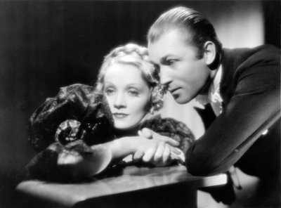 Marlene Dietrich und Brian Aherne von Unbekannt