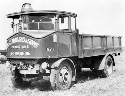 Vereinigtes Königreich: Ein Dampfwagen. um 1930 von Unbekannt