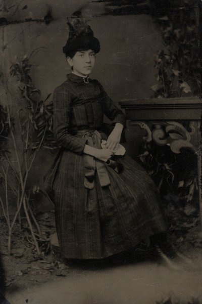 Junge Frau von Unknown