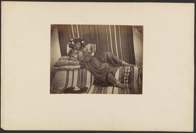 [Liegende algerische Odaliske, Ouled Nail Stamm] von Unknown artist