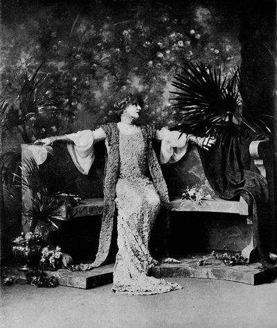 Madame Sarah Bernhardt, 1914 von William and Daniel Downey