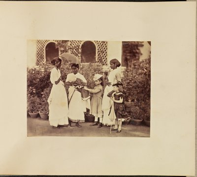 Kaukasische Kinder mit Ayahs von Willoughby Wallace Hooper