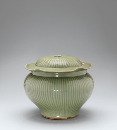 Longquan Celadon gerippter Krug & Deckel von Yuan Dynasty Chinese School