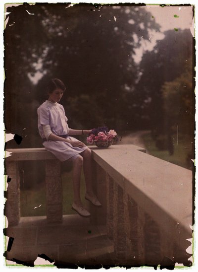 Autochrom eines jungen Mädchens, ca. 1910 von Frederick (attr. to) Barnard