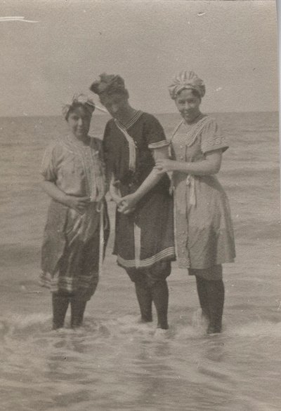 Detail, Badegesellschaft, Houlgate, September 1911 von Hippolyte Lalaise Devéria