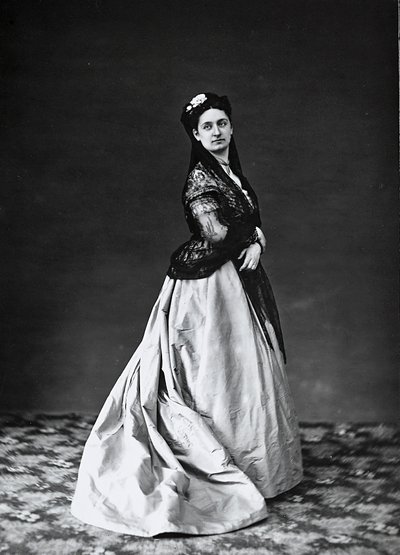Porträt einer Frau mit Schal von Henry Charles Fehr