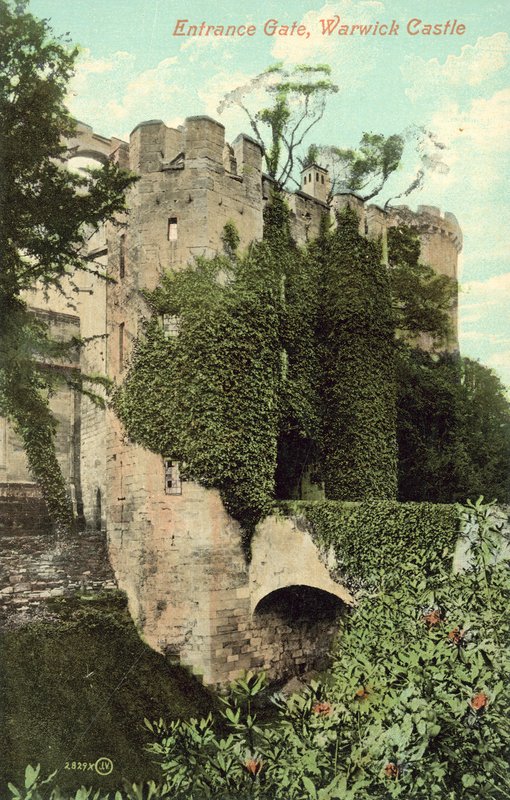 Eingangstor, Warwick Castle von (after) English photographer