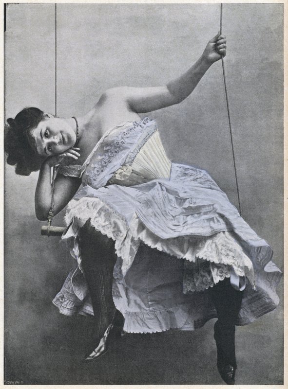 Mädchen auf einer Schaukel von (after) French Photographer