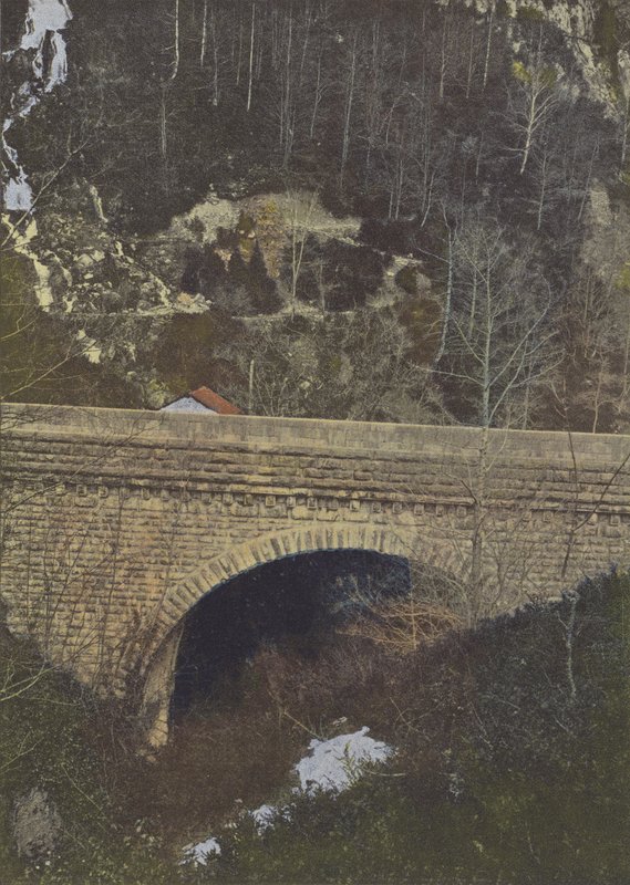 Die Höllenbrücke (Farbfoto) von (after) French Photographer