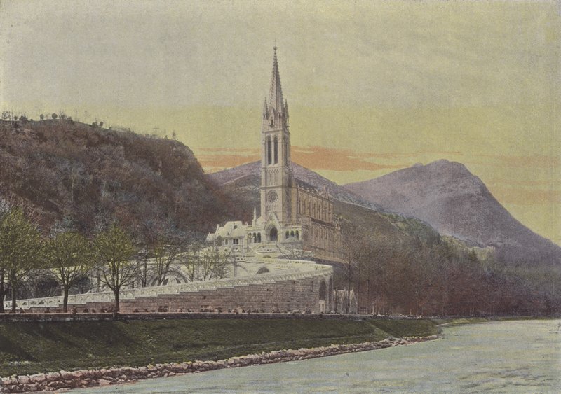 Lourdes, Die Basilika (Farbfoto) von (after) French Photographer