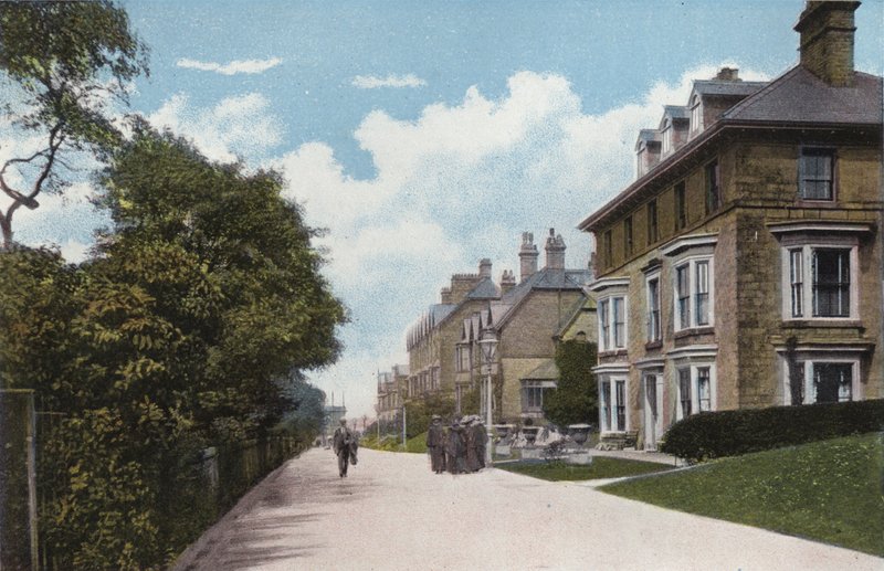 Buxton, The Broad Walk von English Photographer