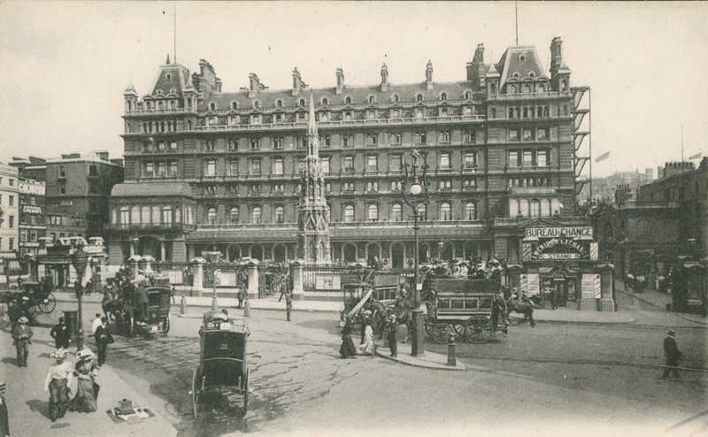 Charing Cross Station, London von English Photographer