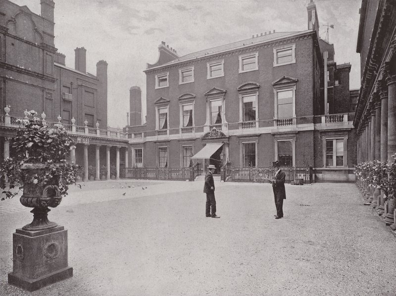 Chesterfield House von English Photographer
