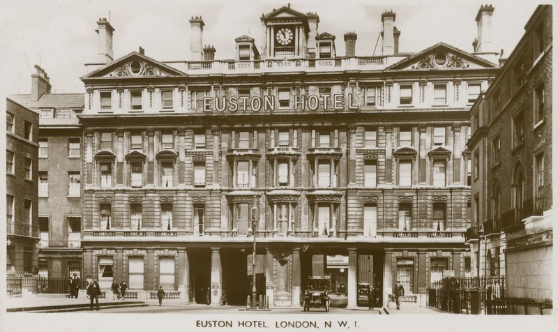 Euston Hotel, London NW1 von English Photographer
