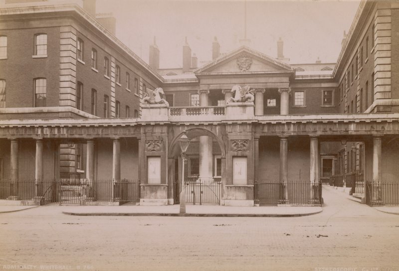 Außenansicht des Admiralty von English Photographer