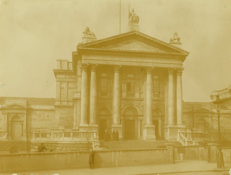 Gesamtansicht der Tate Gallery von English Photographer
