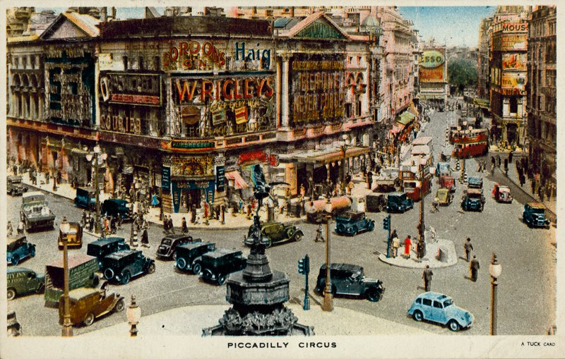 Piccadilly Circus, London von English Photographer