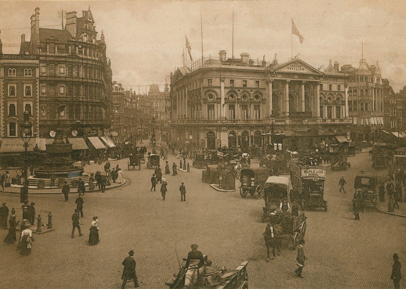 Piccadilly Circus, London von English Photographer