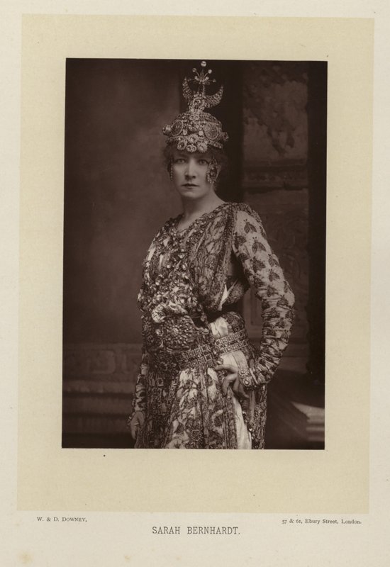 Sarah Bernhardt von English Photographer