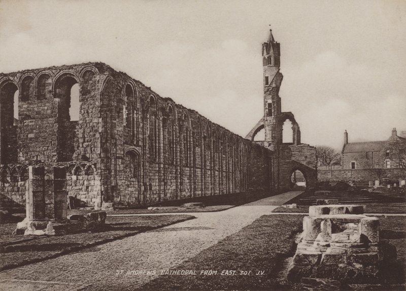 St Andrews Kathedrale von Osten von English Photographer