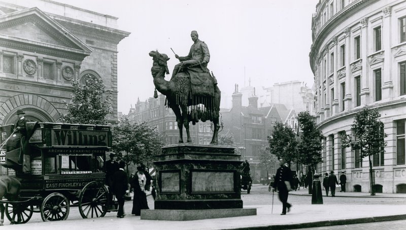 St Martins Place, London von English Photographer