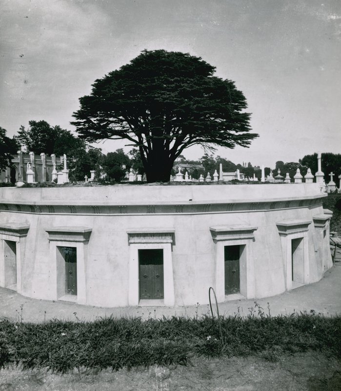 Die Libanon-Katakombe, Highgate Cemetery von English Photographer