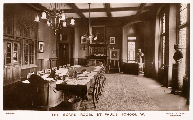 Der Sitzungssaal der St. Pauls Schule von English Photographer