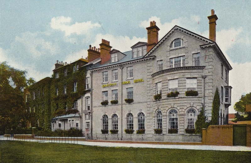 University Arms Hotel, Cambridge von English Photographer