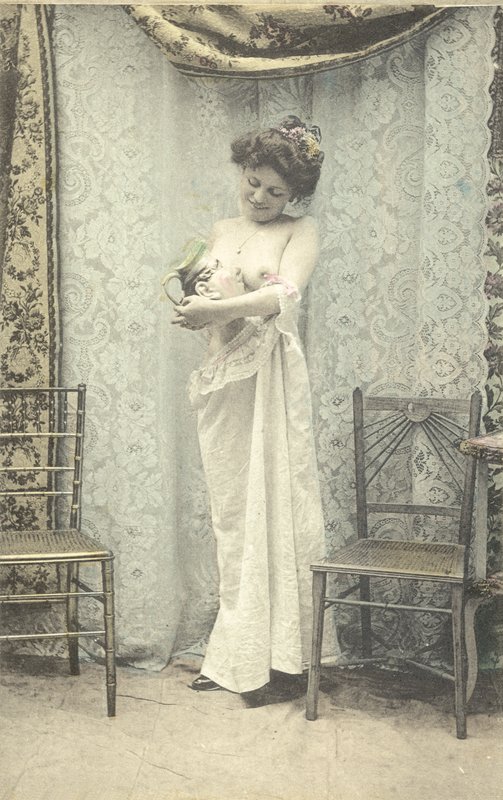 Frau mit einem Toby-Krug von English Photographer