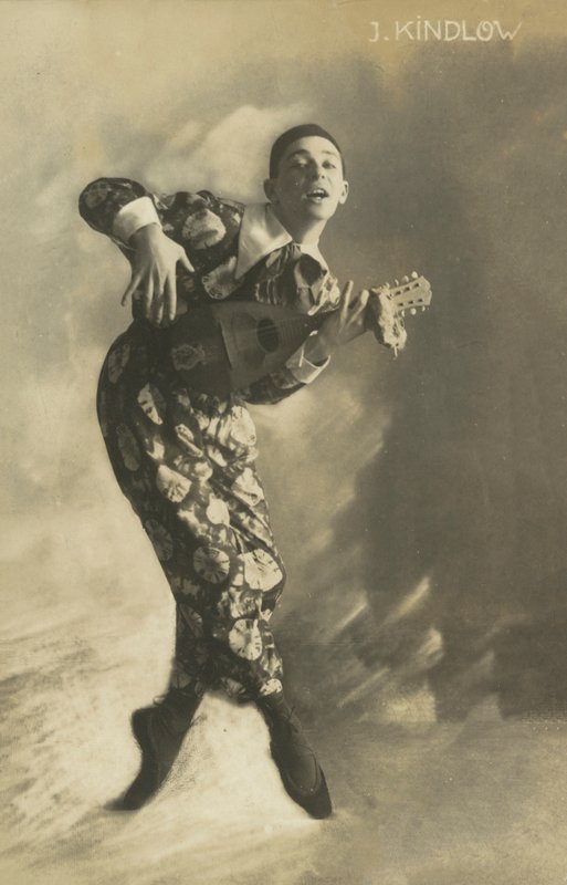 Pierrot spielt die Laute von European Photographer