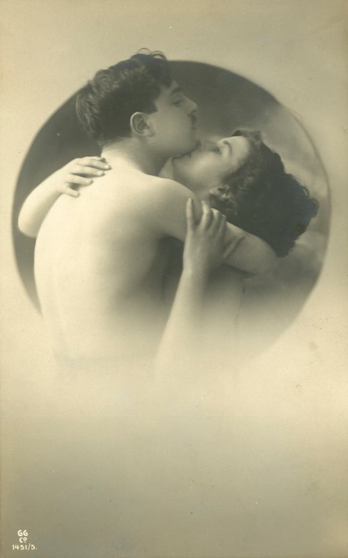 Leidenschaftliche Umarmung von French Photographer